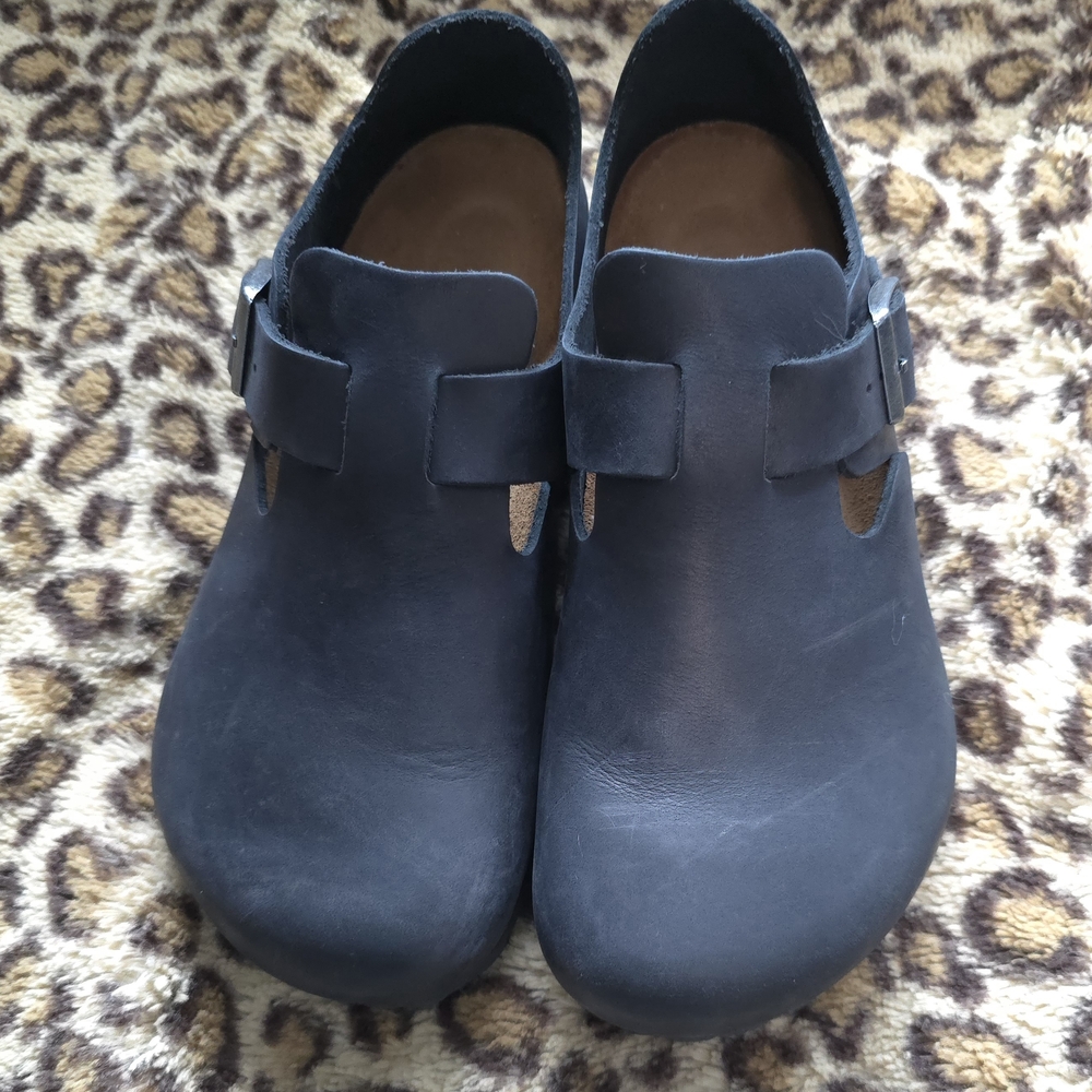 Birkenstock London in Black Leather - Picture 2 of 11